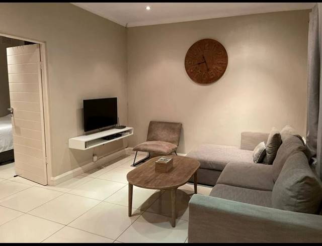 1 BEDROOM APARTMENT FOR SALE IN ESSENWOOD